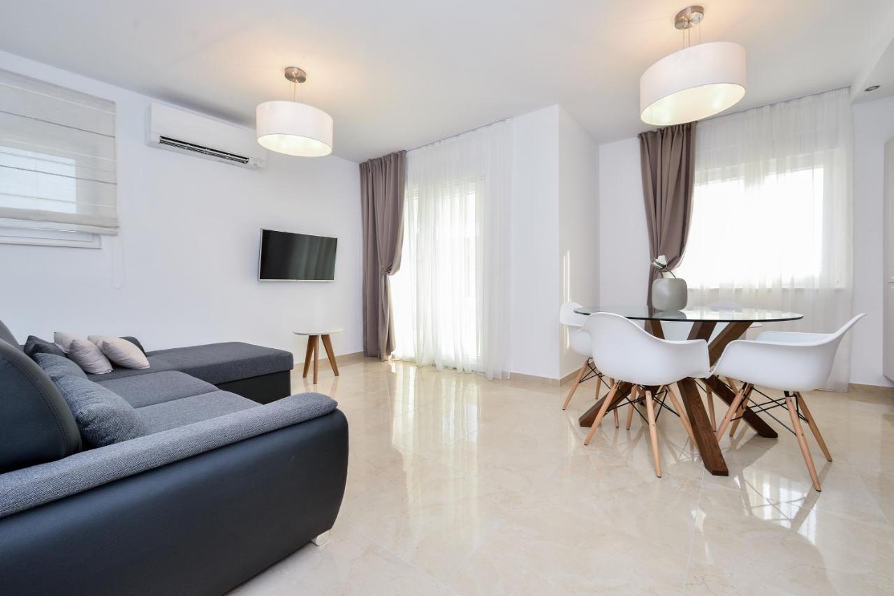 Luxury Apartment Arta-2 With Heated Pool And Jacuzzi Bibinje Exterior foto